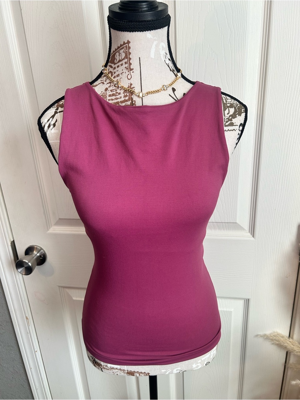 Nikibiki Sleeveless Tank Top in Mulberry